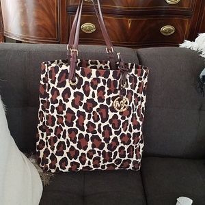 Michael kors tote